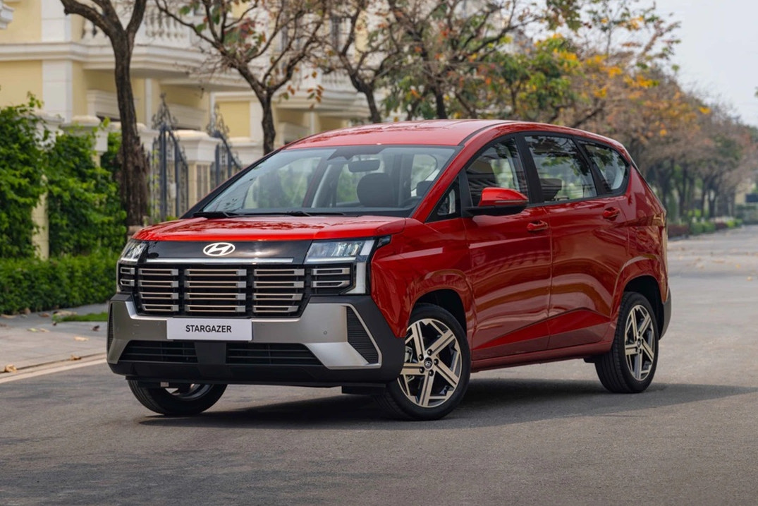 Loạt xe MPV giá rẻ tiếp tục được giảm giá sâu 'kịch sàn' trong tháng 9