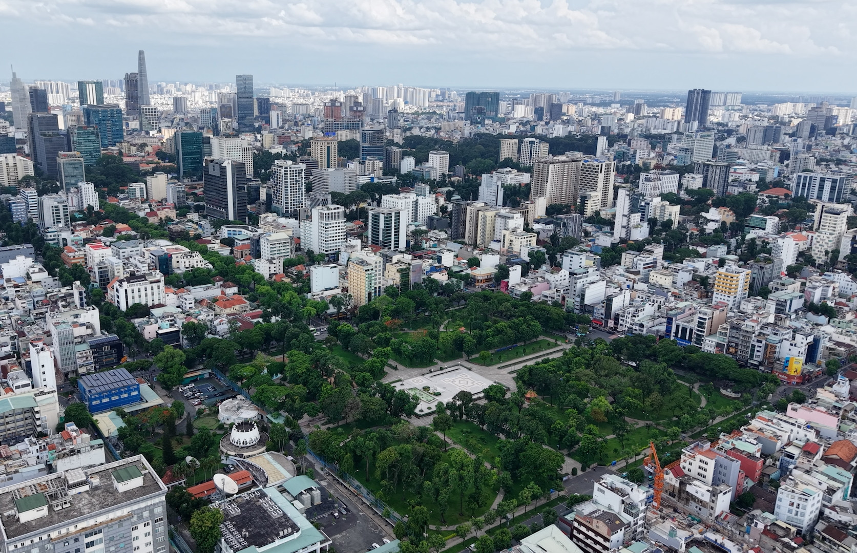 TPHCM phản hồi đề xuất làm bãi xe, trung tâm thương mại dưới các công viên