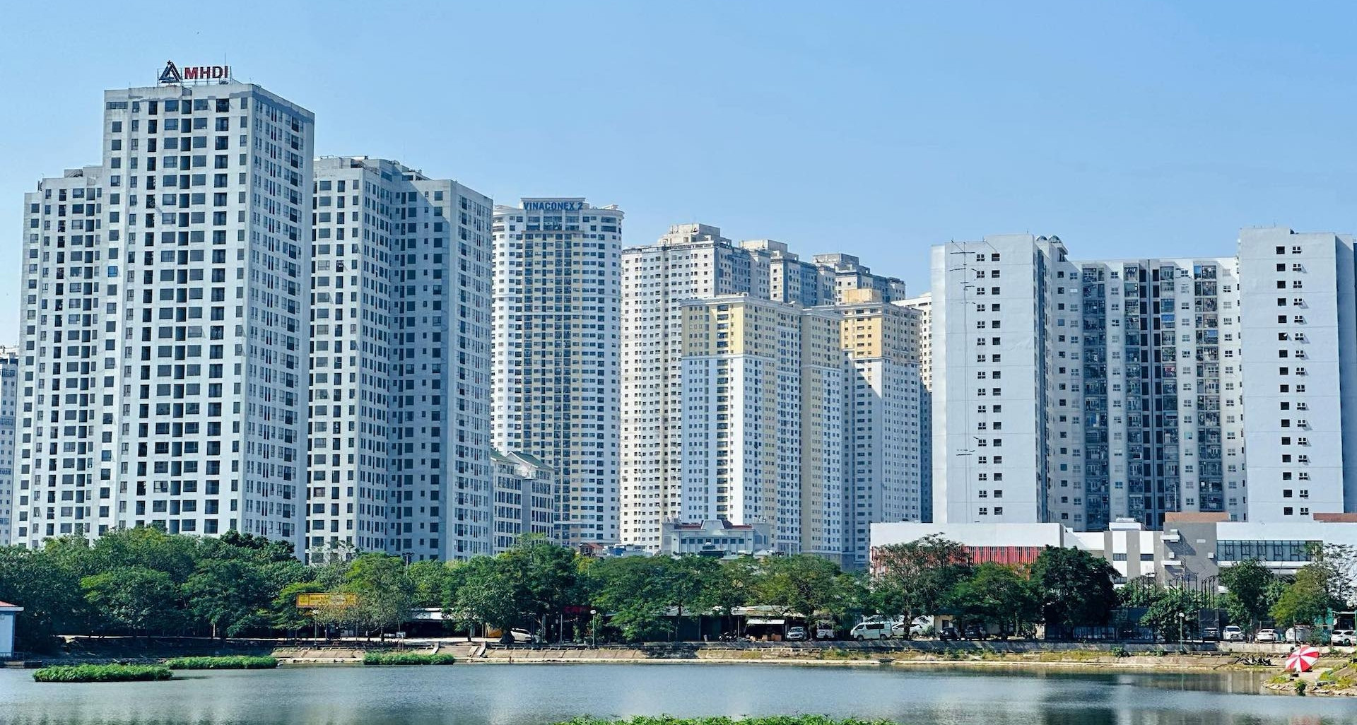 Tự ý sửa căn hộ, lấn chiếm phần chung có thể bị phạt tới 130 triệu đồng