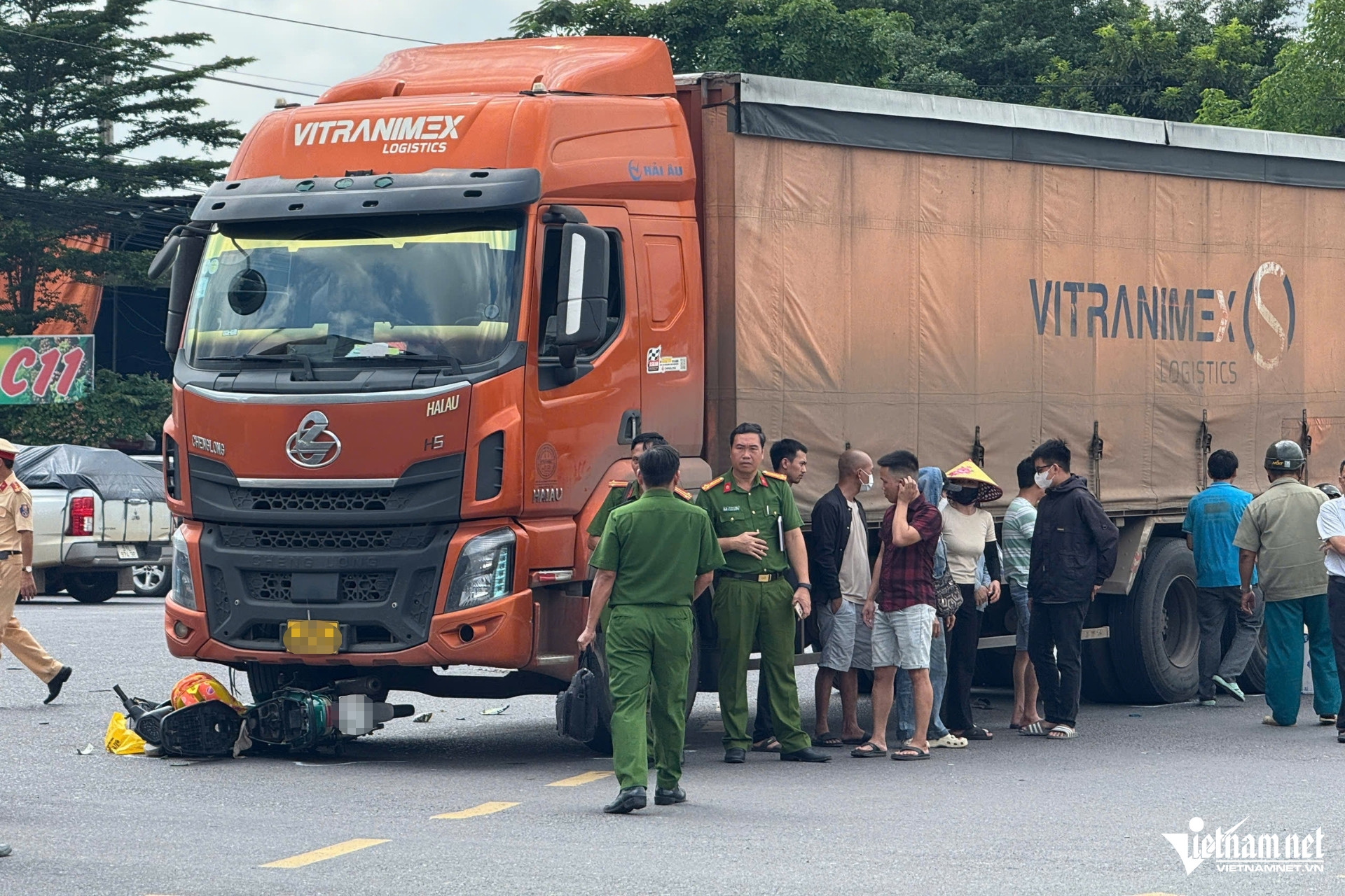 W-2 tai nan cong 11.jpg