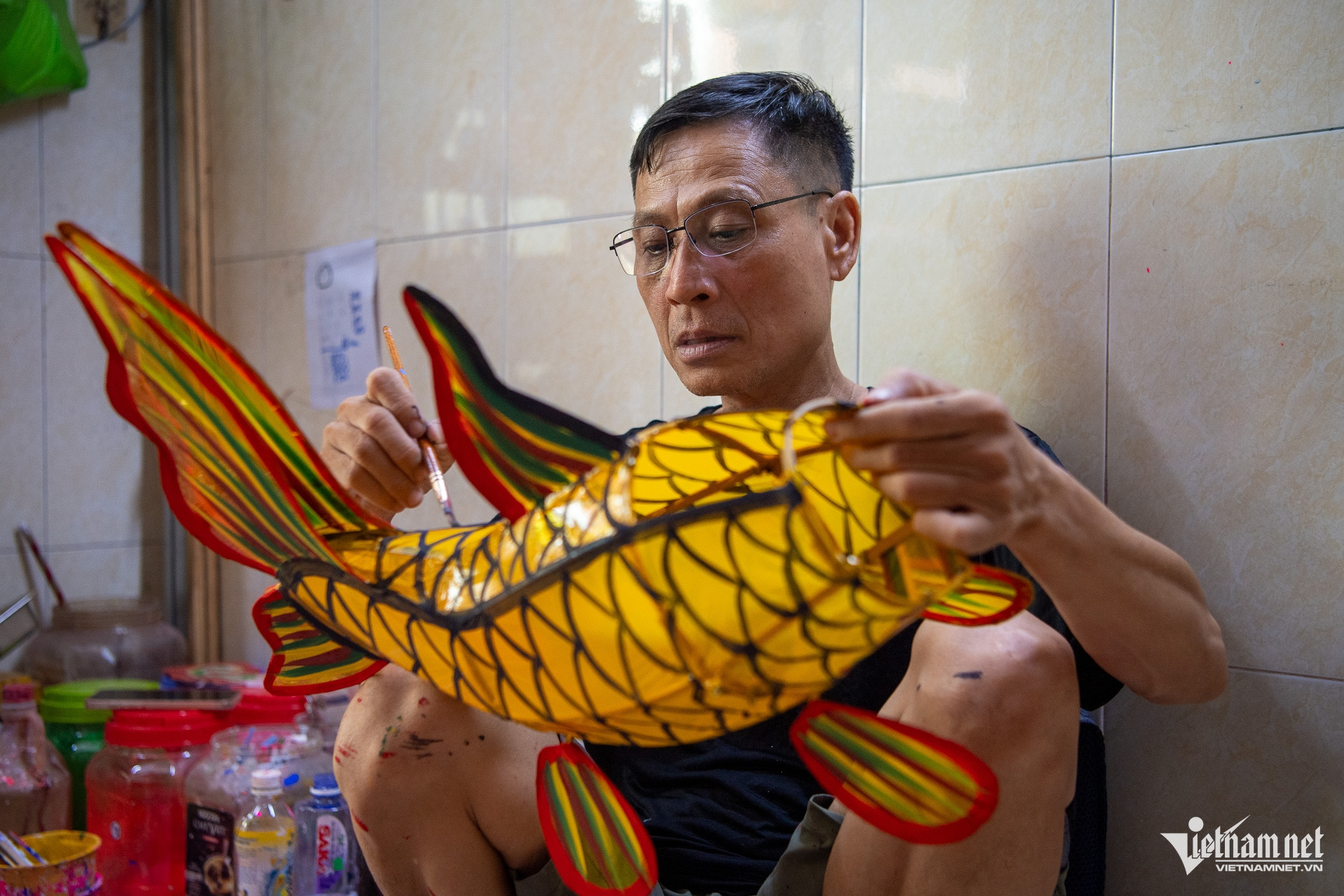 https://static-images.vnncdn.net/vps_images_publish/000001/000003/2026/9/8/w-nghe-nhan-lam-long-den-trung-thu-tuan-hung-38-2783.jpg