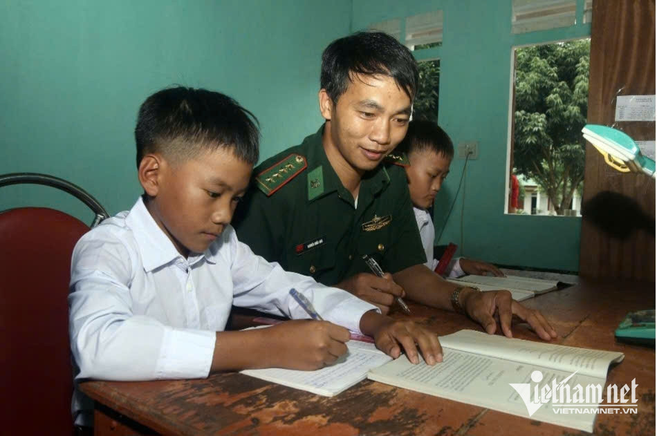 W-Thò Bá Xa những ngày đầu về mái nhà ở Đồn Biên phòng Nậm Càn
.jpg