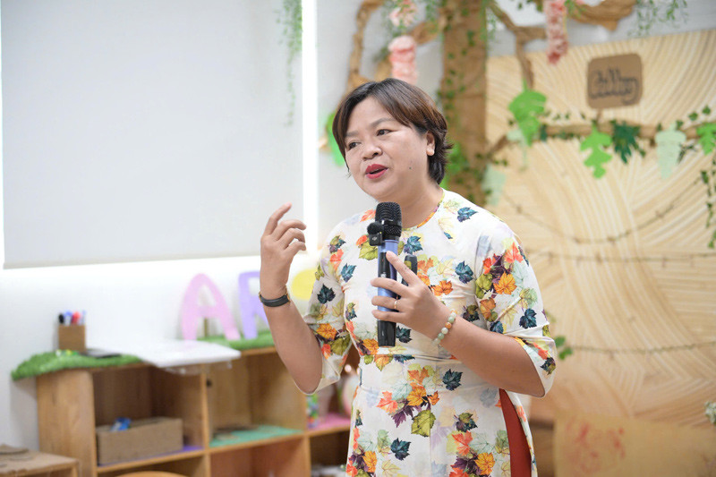 anh tỏng bài.jpg