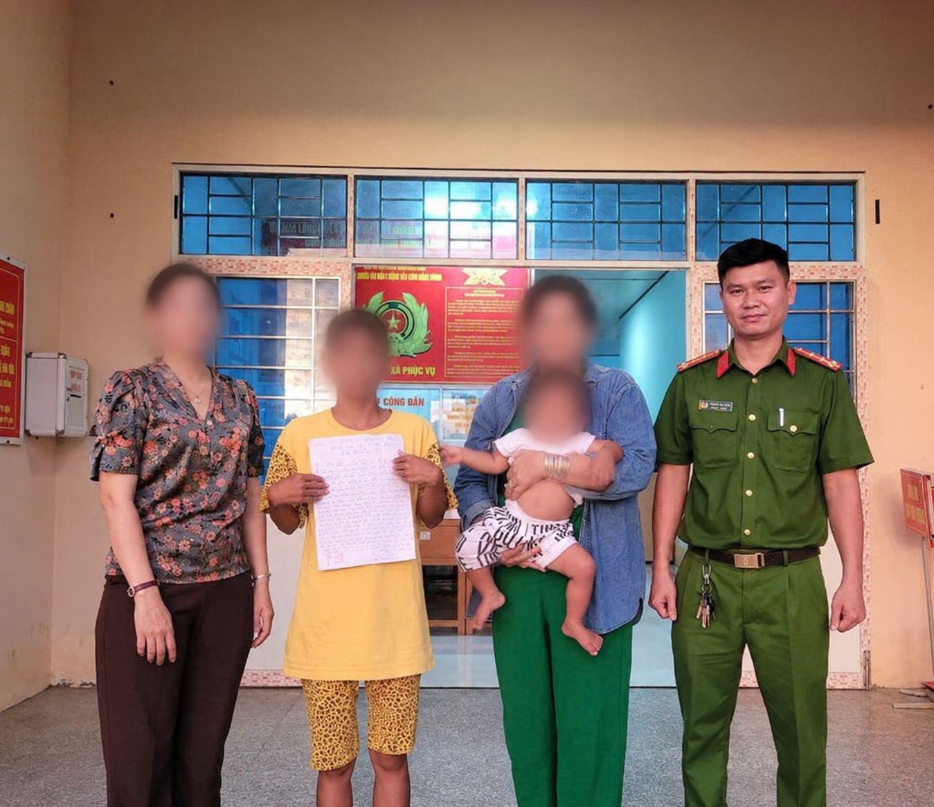 bé gái mất tích.png