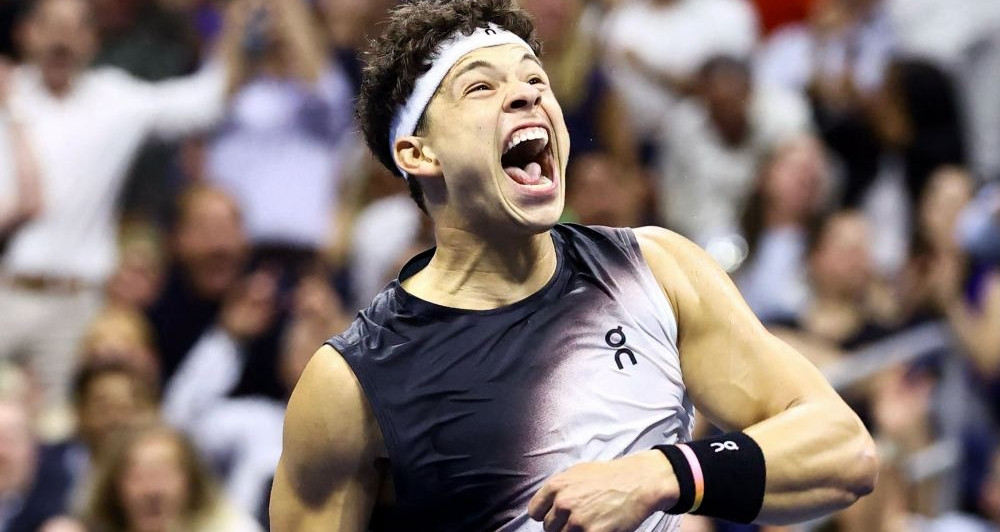 Ben Shelton tạo cú sốc lớn, hạ Alcaraz sau 5 set căng thẳng tại US Open