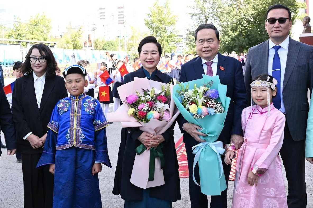 Chủ tịch Quốc hội thăm ngôi trường mang tên Chủ tịch Hồ Chí Minh tại Mông Cổ