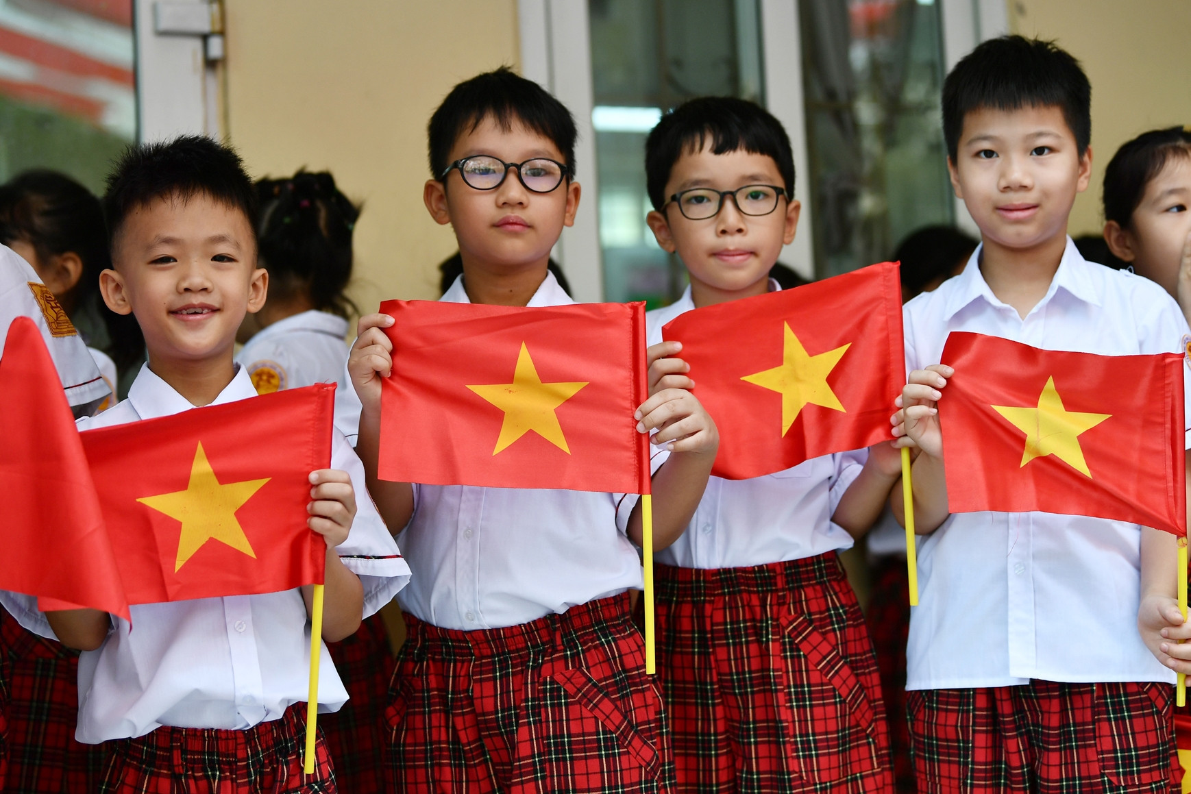 Lo dân Hà Nội, TPHCM ngại đẻ, Bộ Y tế muốn đưa ‘sinh đủ 2 con’ thành phong trào