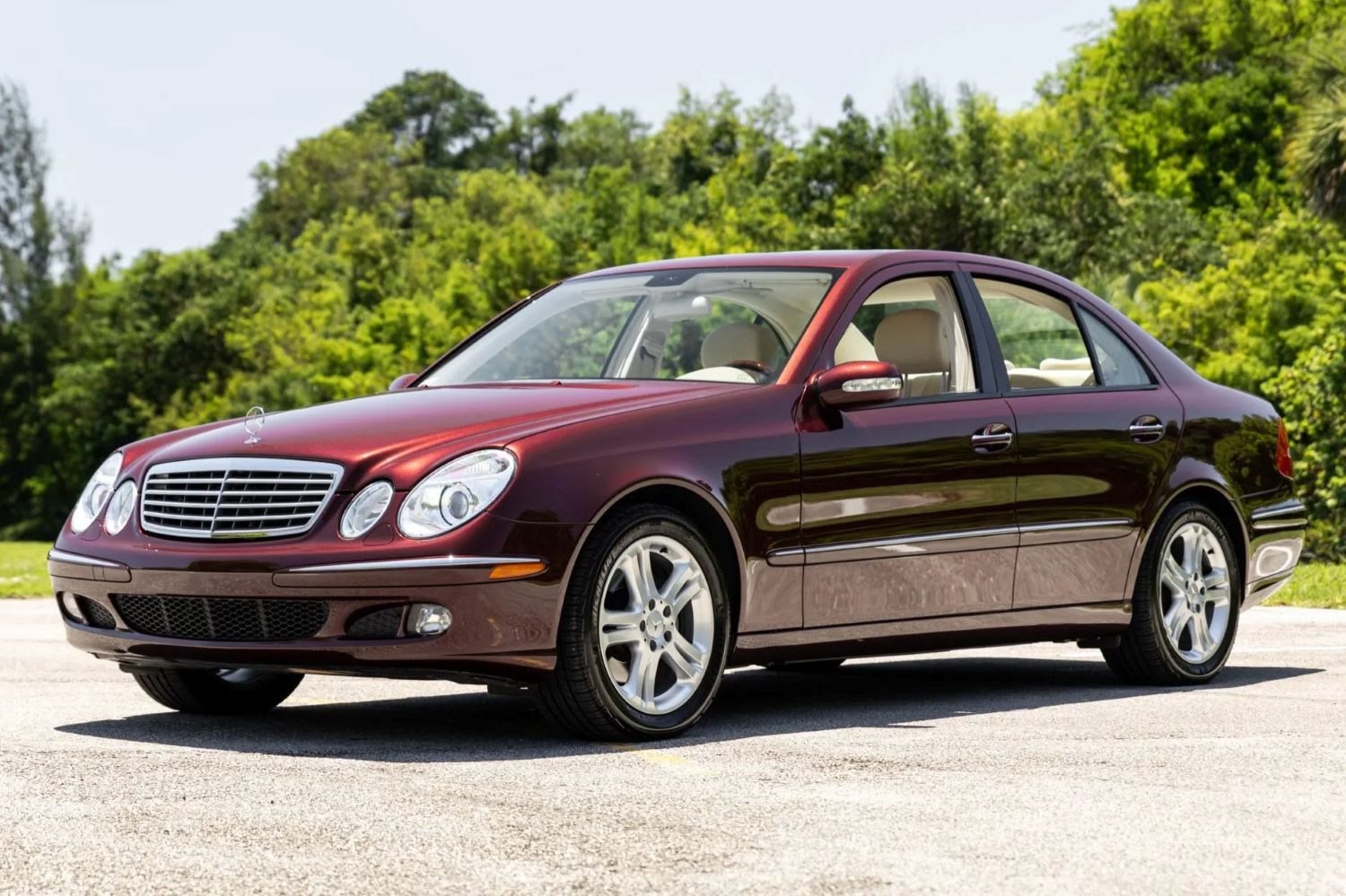 Mercedes Benz E350 2006.jpg