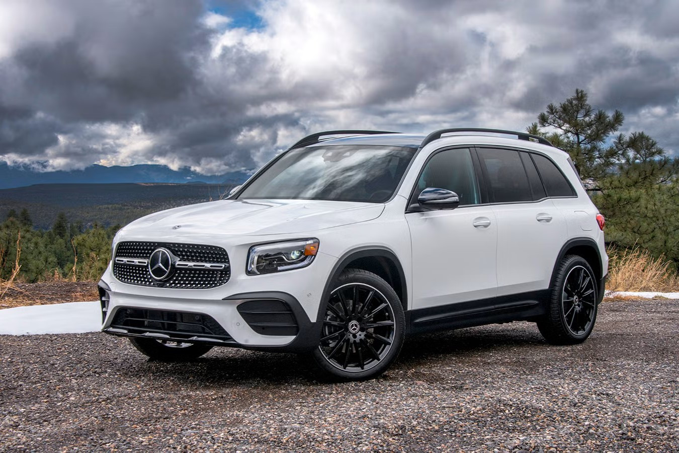 Mercedes Benz GLB250 2020.jpg
