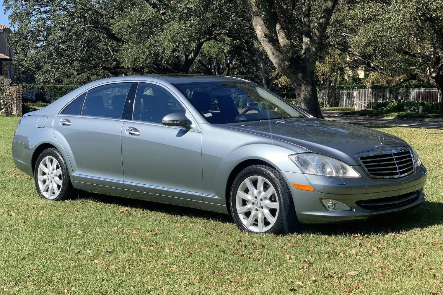 Mercedes Benz S550 2007.jpg