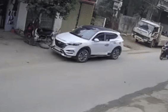 Mở cửa ô tô thiếu quan sát bị phạt nặng thế nào?