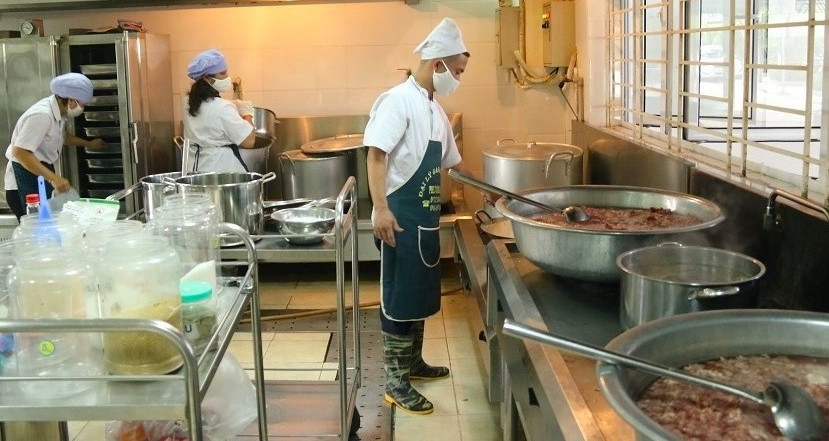 Sở GD-ĐT Hà Nội đề nghị rà soát toàn bộ phương án tổ chức bữa ăn bán trú