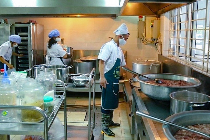 Sở GD-ĐT Hà Nội đề nghị rà soát toàn bộ phương án tổ chức bữa ăn bán trú