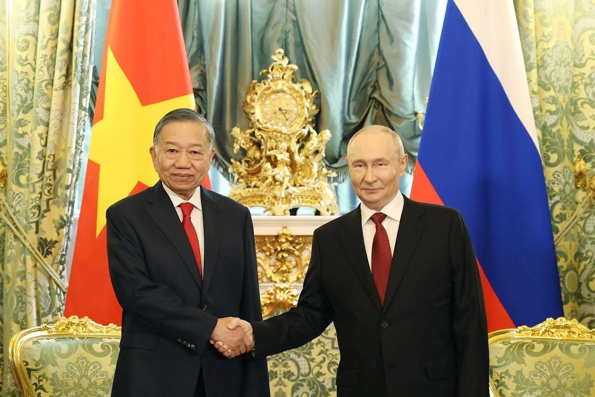 Tổng thống Nga Putin chủ trì lễ đón Tổng Bí thư, Chủ tịch nước và phu nhân