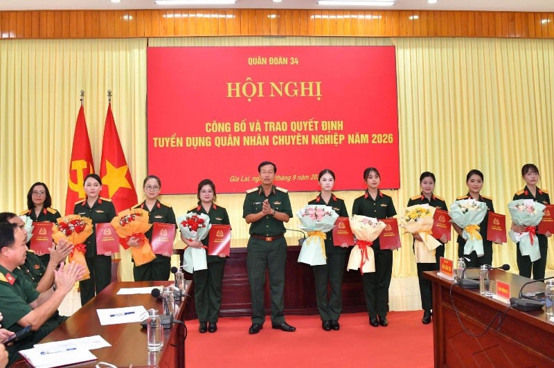 Tuyển dụng QNCN 2.jpg