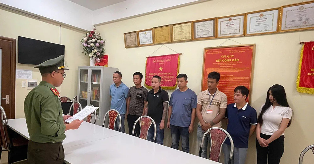 Danh tính 7 đối tượng liên quan vụ livestream bán 500.000 đồng/xô cát đãi vàng