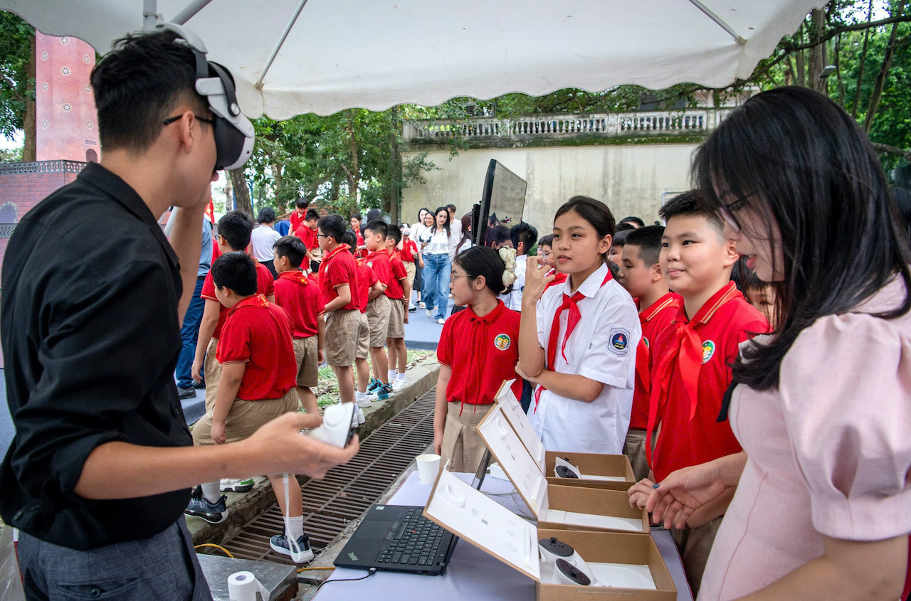 Học sinh trai nghie.jpeg