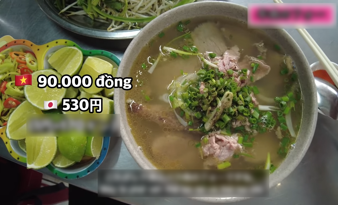 Japanese visitor declares 54-year-old pho restaurant in HCM City the best