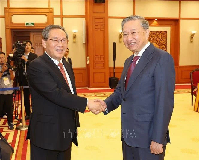 Top leader welcomes Chinese Premier in Hanoi