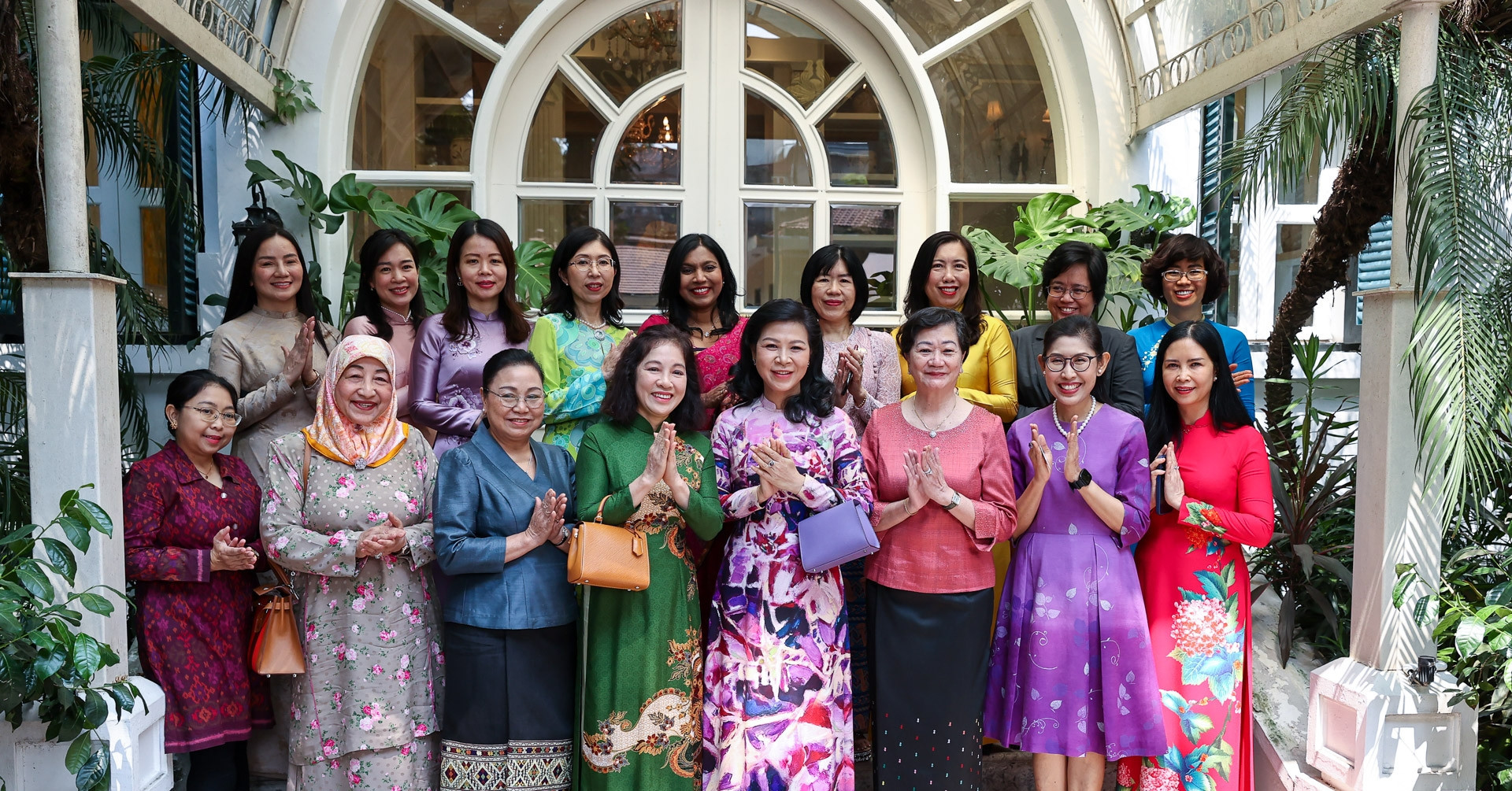 Madam Ngo Phuong Ly hosts ASEAN Women Ambassadors in Hanoi