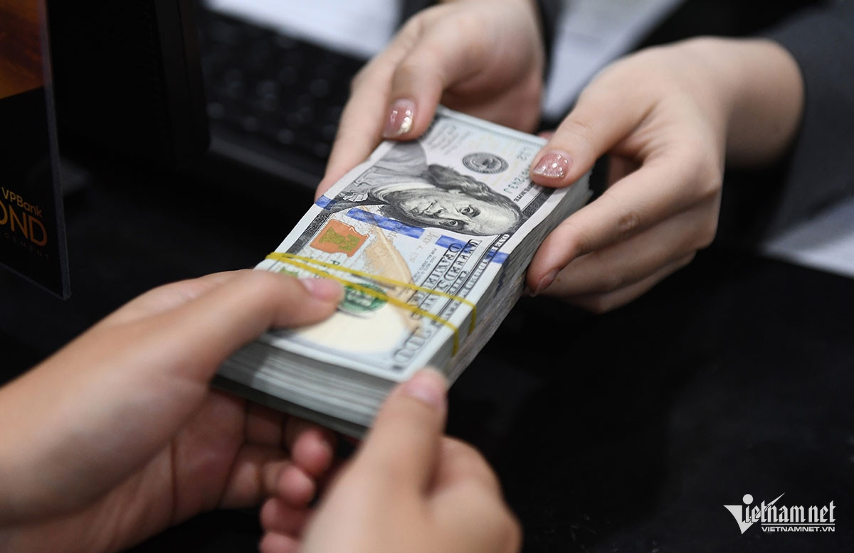 W-vay tien usd fb 12529.jpg