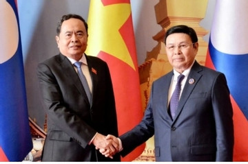 Top legislators of Vietnam and Laos hold talks in Vientiane