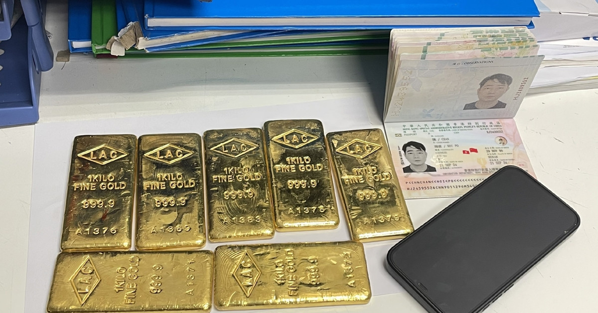 7kg of suspected gold bars intercepted at Noi Bai Airport