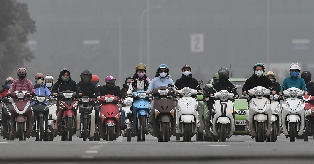 Two cold fronts hit northern Vietnam, potential tropical storm in East Sea