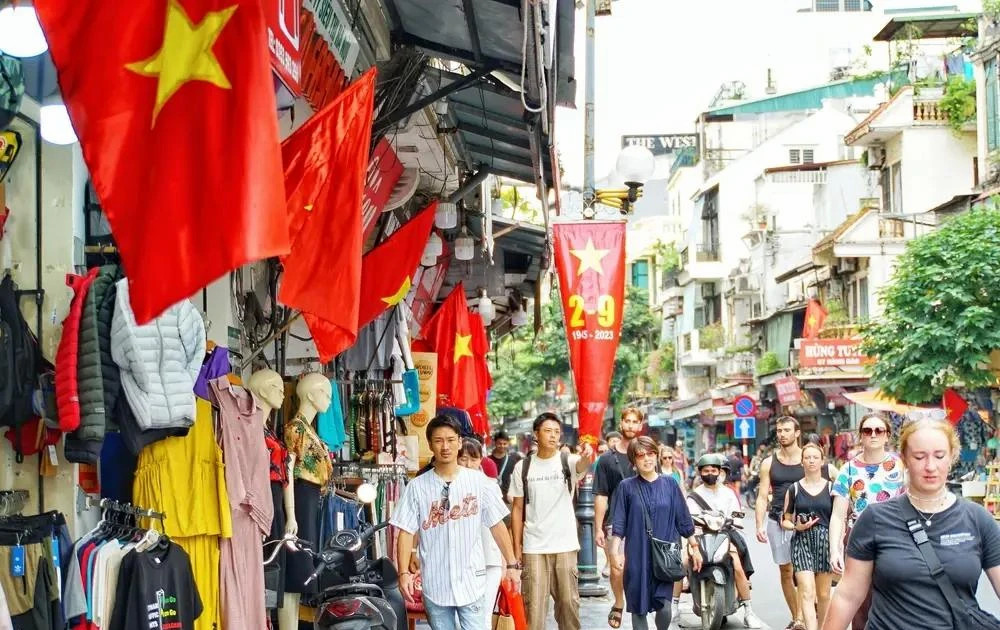 Hanoi welcomes 4.45 million foreign visitors so far