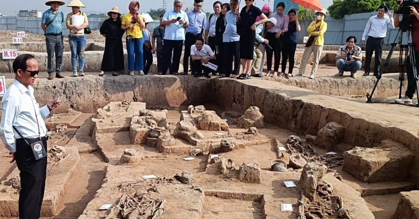 Archaeologists reveal significant bronze age discoveries at Vuon Chuoi