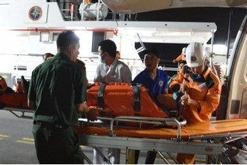 Chinese crew member suffering stroke at sea rescued in Vietnam