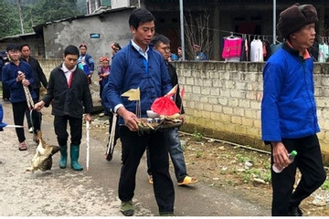 Ghost sweeping ritual of Phu La ethnic people