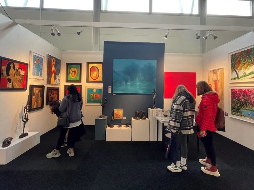 vietnamese paintings exhibited at international art fair in uk picture 1