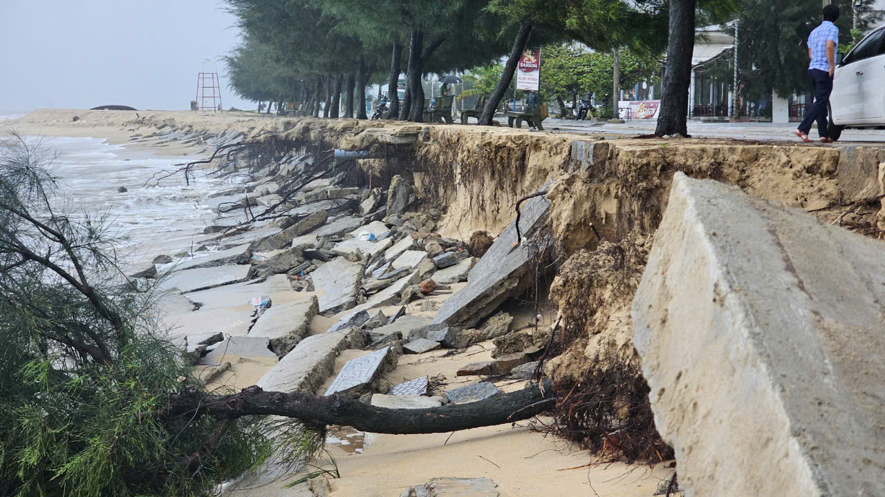 sạt bờ b iển (8).jpg