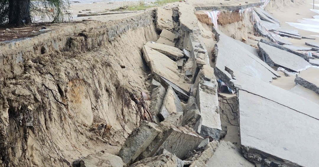 Thua Thien Hue declares emergency over worsening coastal erosion