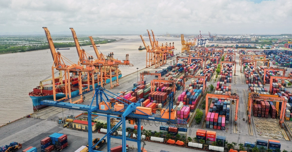 Vietnam’s trade exceeds $200 billion in a quarter for the first time