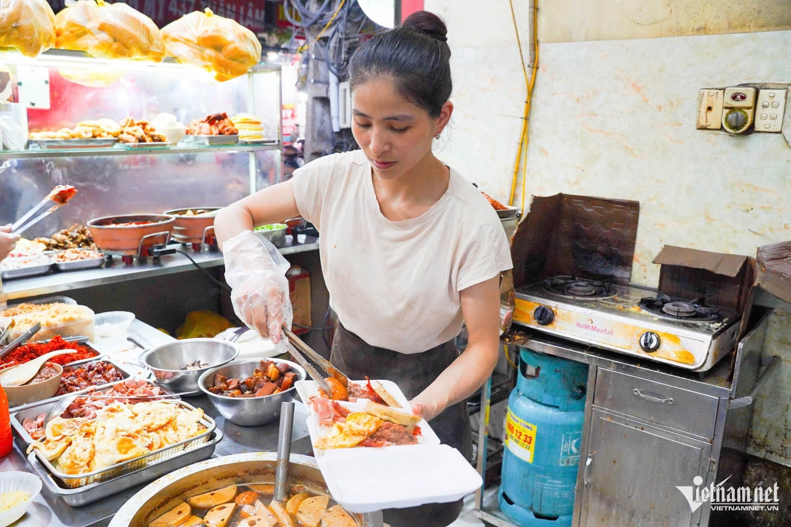 The 'xoi' spot in Hanoi with the odd name and wonderful taste