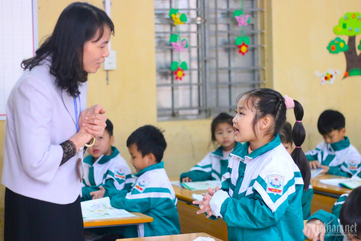 gv truong cong (1).jpg