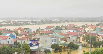 Rapid flooding in Quang Binh submerges over 15,000 homes