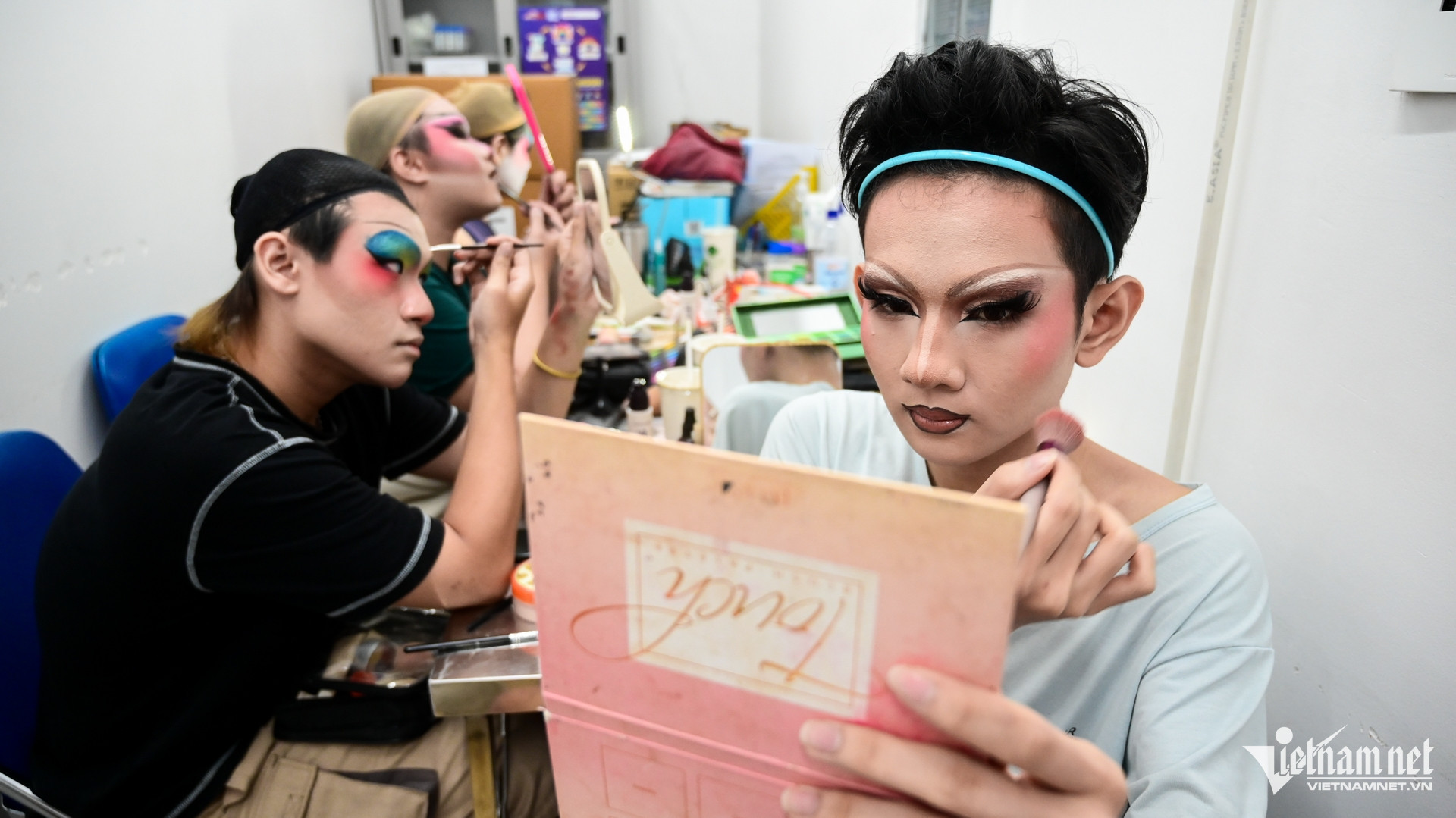 drag queen hcm 5.jpg