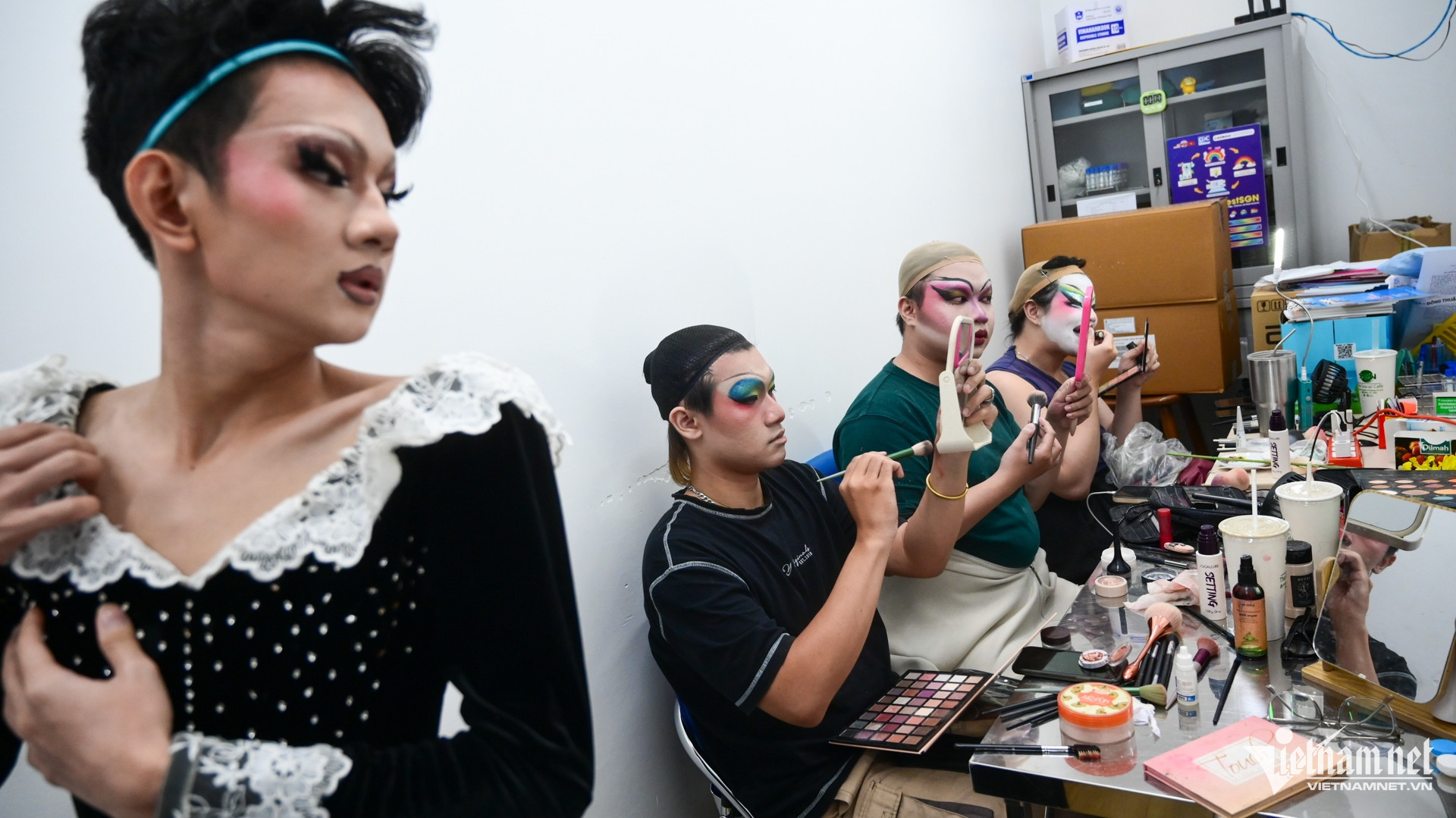 drag queen hcm 7.jpg