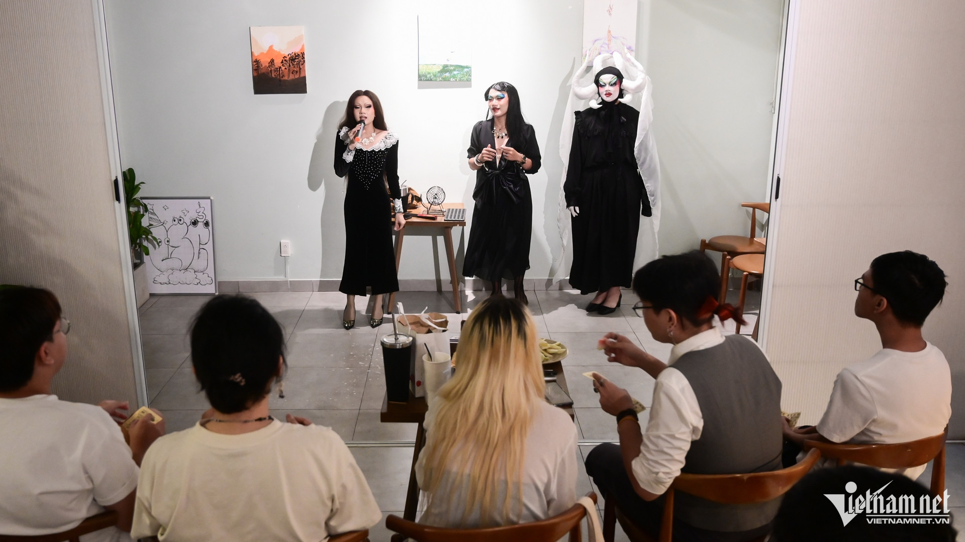 drag queen hcm 8.jpg