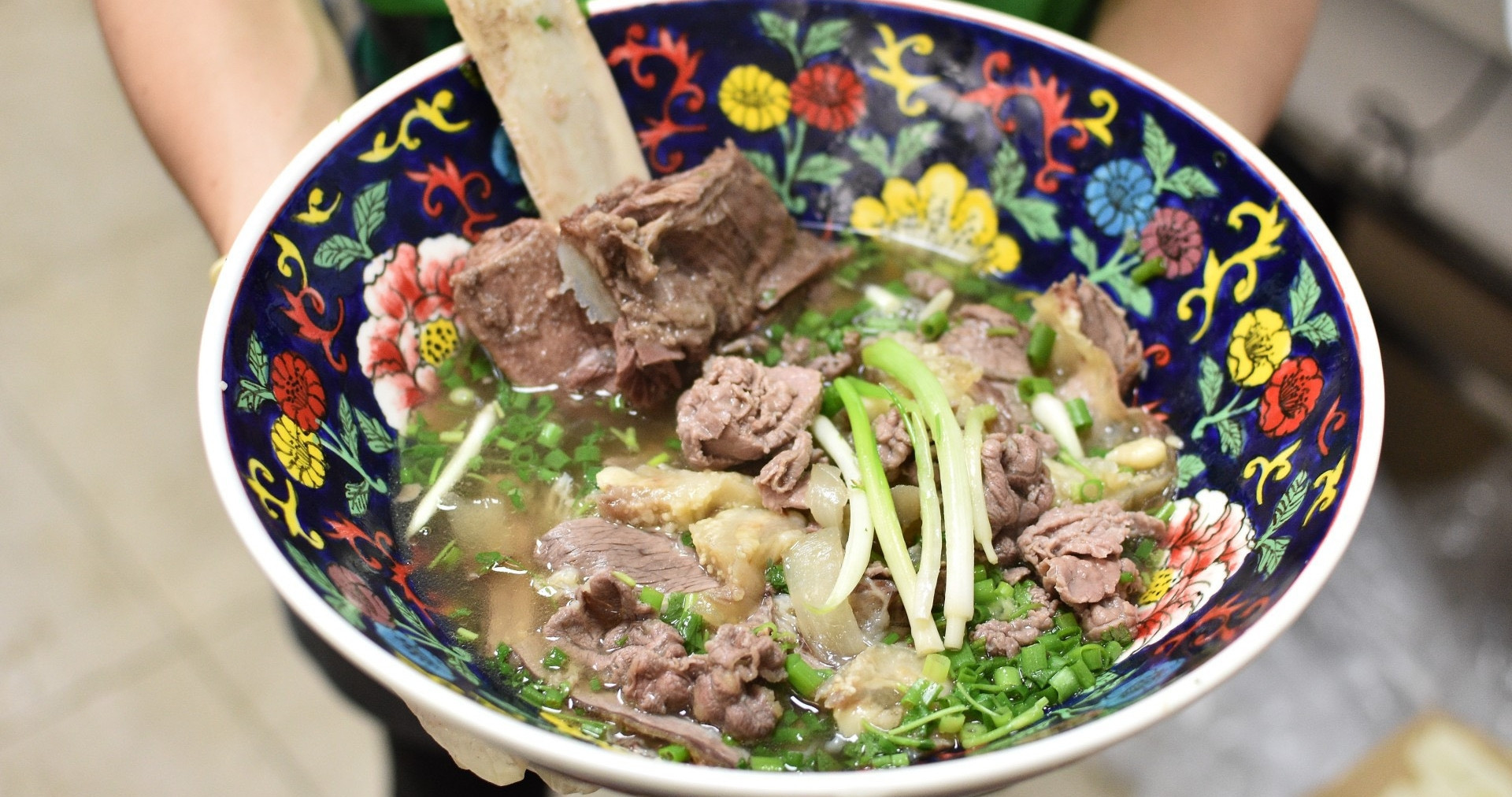 Hanoi’s exclusive pho: limited to 10 bowls a day, featuring 8 types of beef