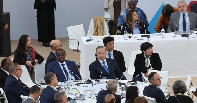 VN Party Chief, President advocates for multilateralism at Francophonie Summit