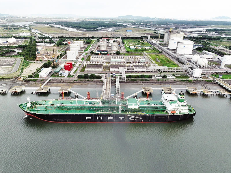 Foreign investors interested in Vietnam’s LNG infrastructure