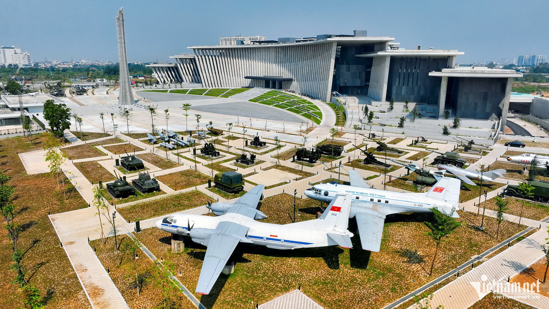 W-bảo tàng lịch sử quân sự.jpg