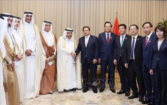 PM pledges to create optimal environment for Qatari investors