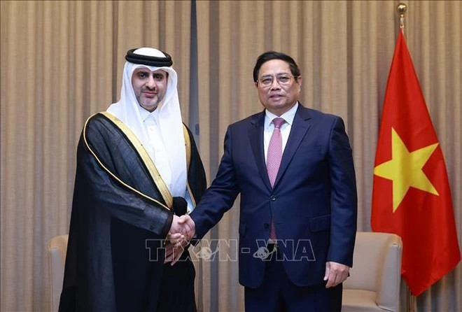 PM receives heads of leading investment firm, authority of Qatar 2.jpg