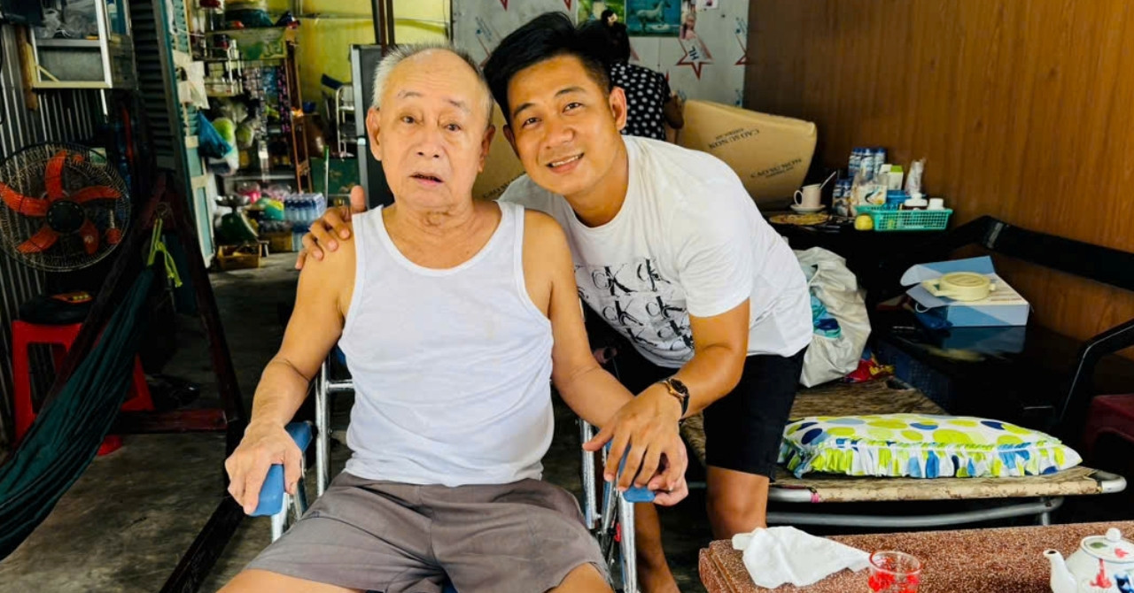 Kien Giang son becomes an online inspiration with his loving care for his father