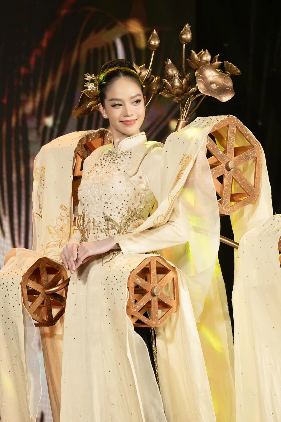 Hoa hậu Thanh Thủy đăng quang Miss International từng b.ị ch.ê da ngăm, não ngắn - Hình 12